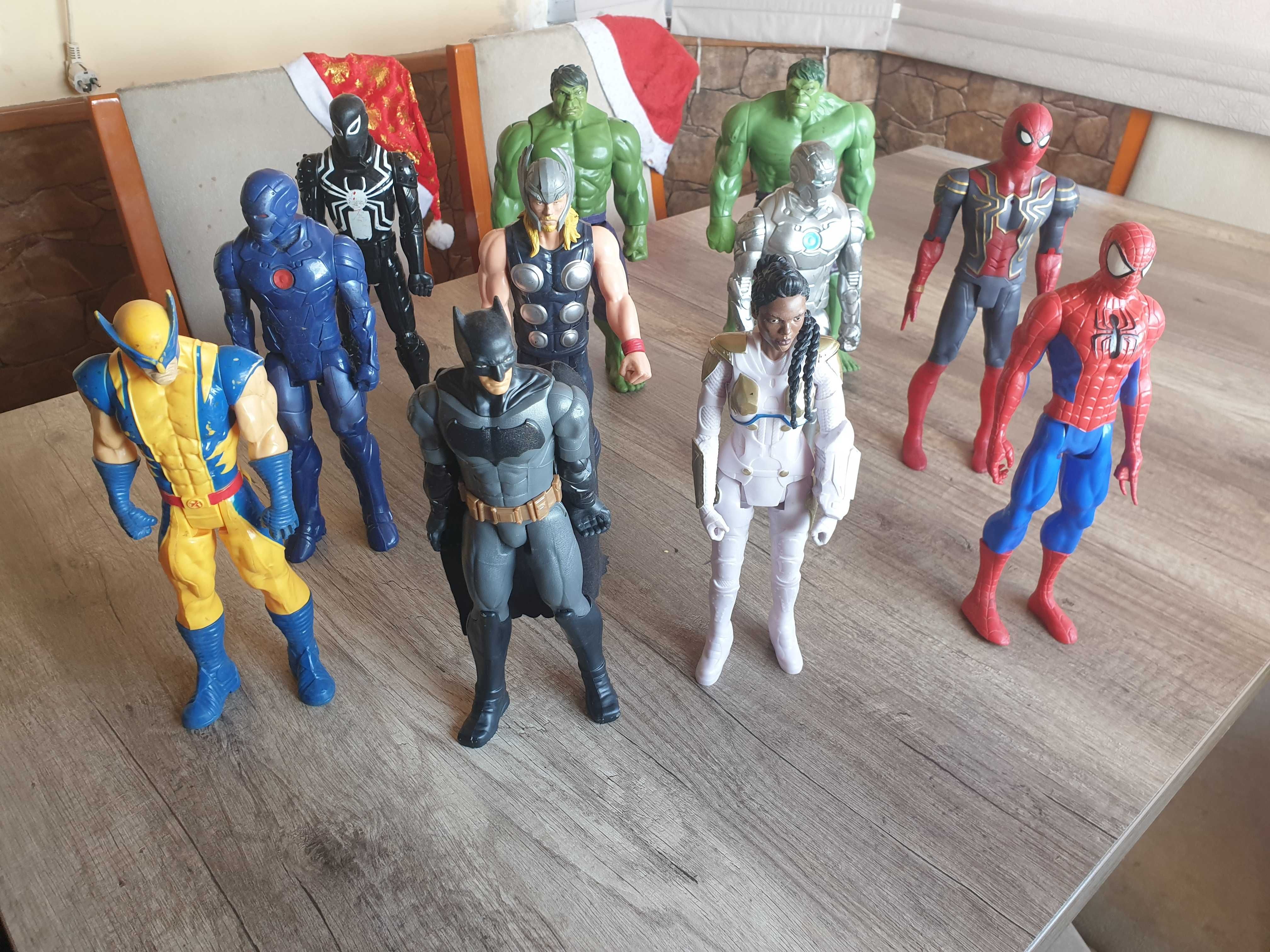Bonecos Avengers