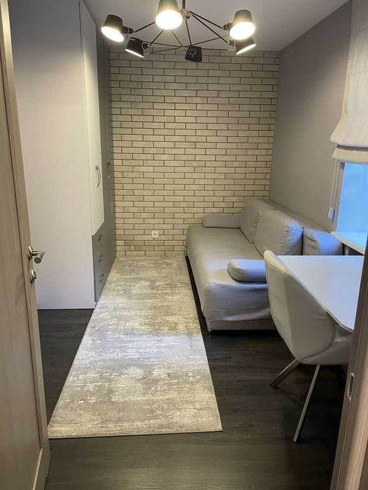 Сдается 3-х к. квартира студия с авторским ремонтом в р-не Металлургов