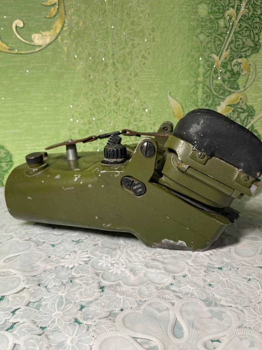 Бінокуляр армійський