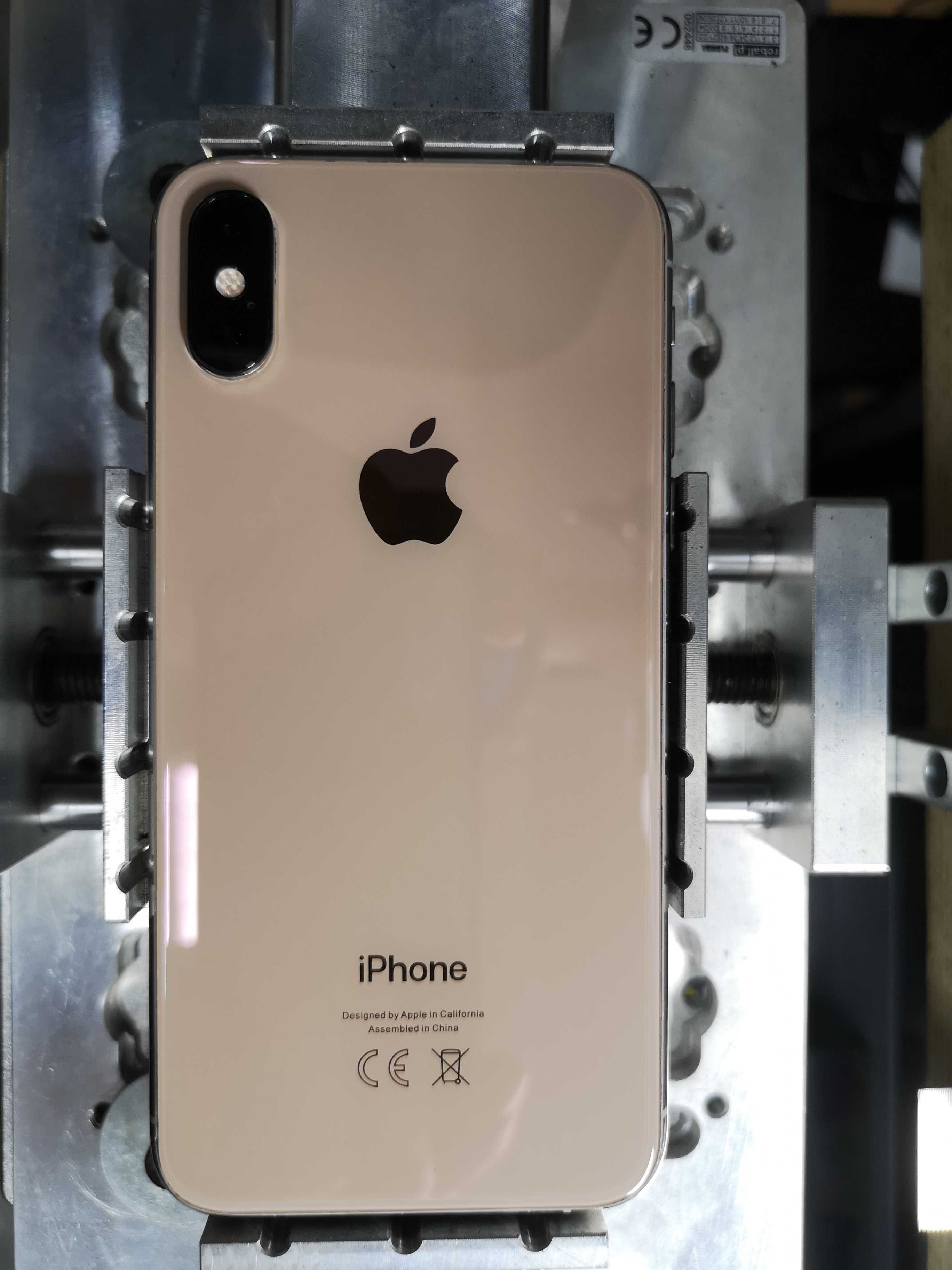 Wymiana klapki, plecków w iPhone od 8 do wersji 15. RADOM