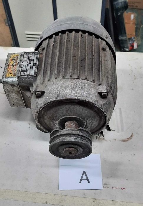 Motor Eléctrico Trifásico -- A-- 2 Cv --- 2800 rpm