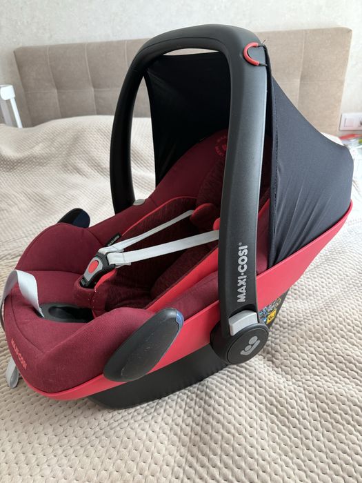 Автокрісло люлька Maxi-Cosi Pebble Plus (Red Orchid) б/у