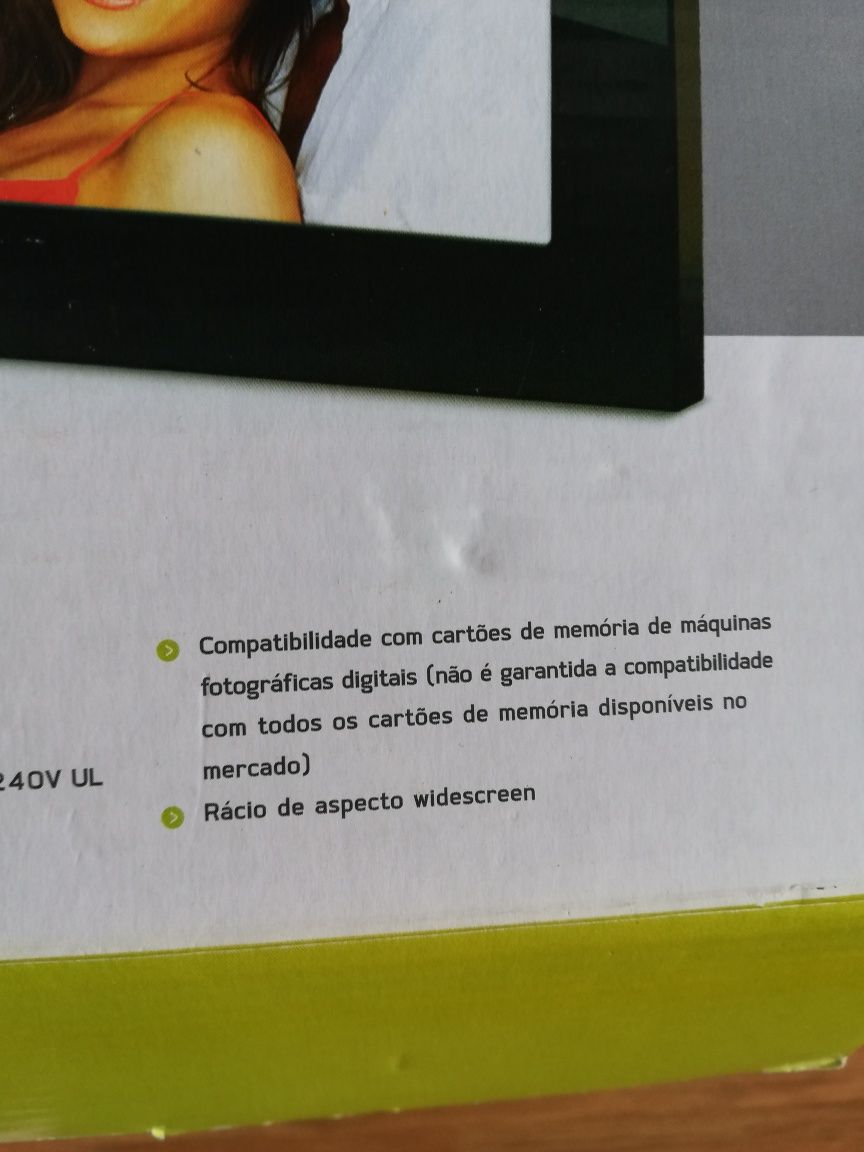 Moldura Mitsai usada com ecrã windscreen de 7"