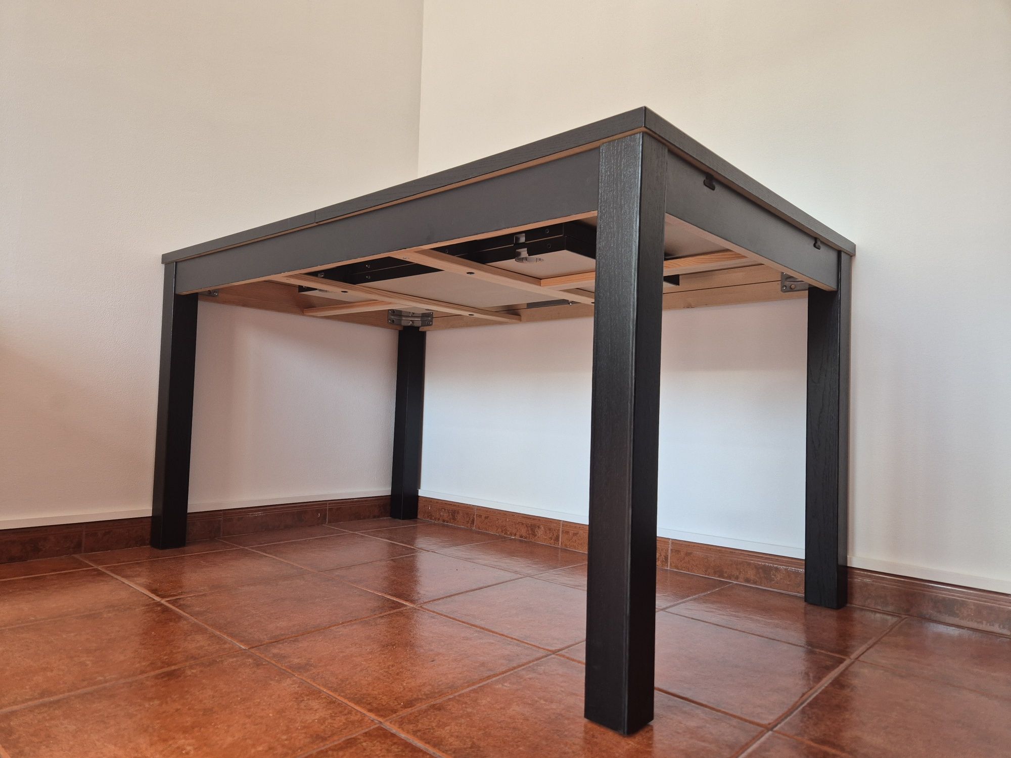 Mesa preta IKEA extensível