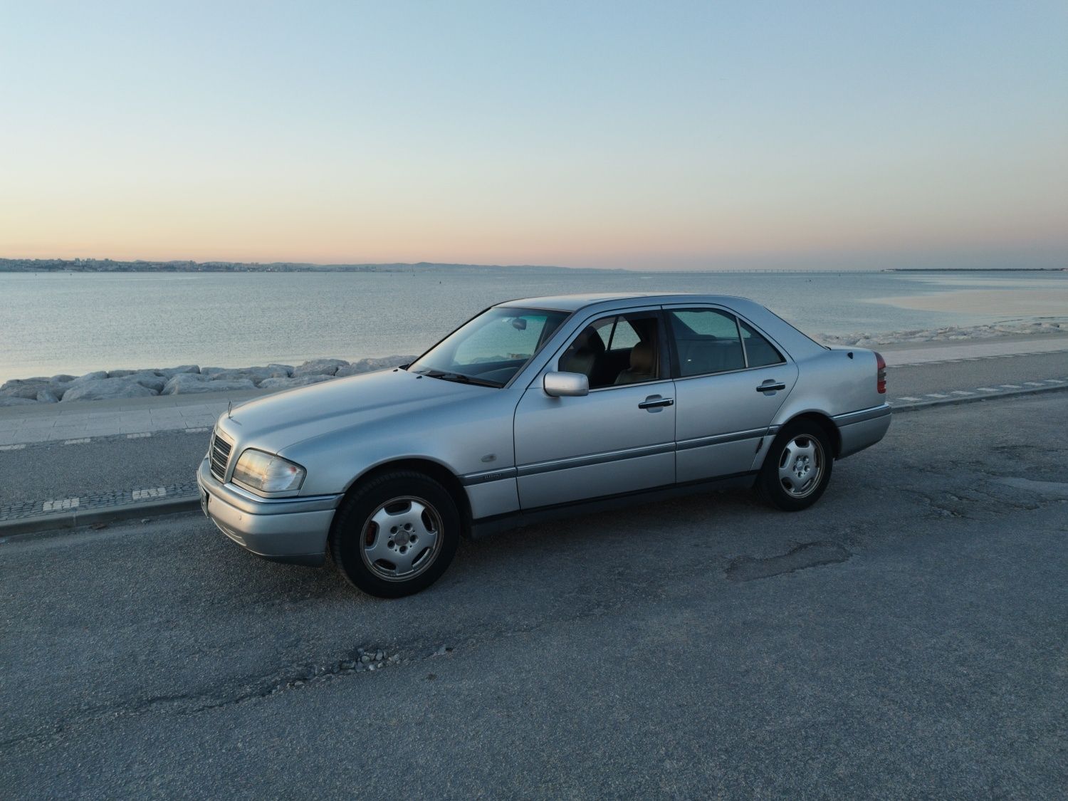 Mercedes C200D Bom estado