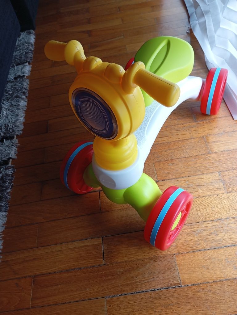 Triciclo de plástico para bebe