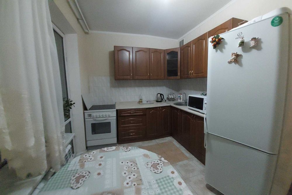 Здається 2х кімнатна в дружньому будинку на вул. Ахматовой