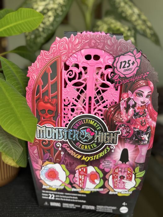 Набори ляльок із серіі таємниці секретного сада Монстер хай