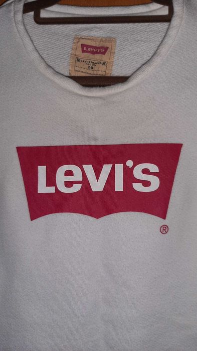 Camisola e calça levis