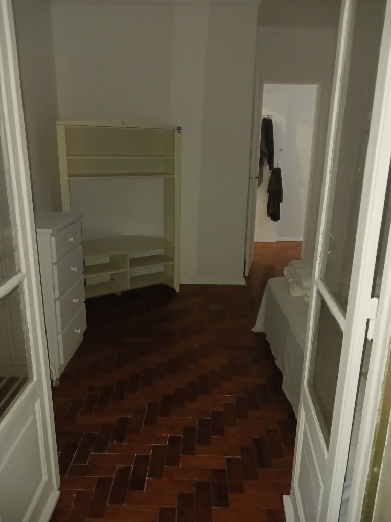 Quartos pra arrendar , Otima , Localização.