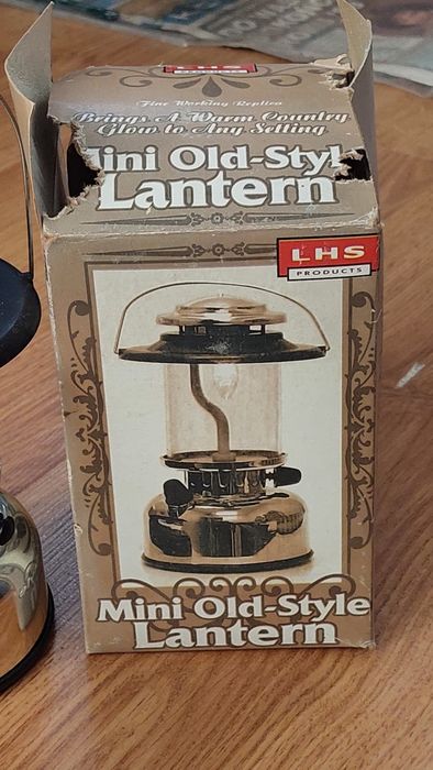 Lampka naftowa na baterie