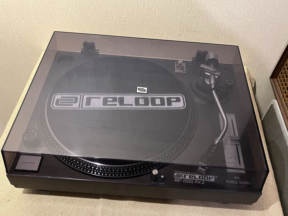 Качественный проигрыватель винила RELOOP RP-1000 MK2 (9кг)