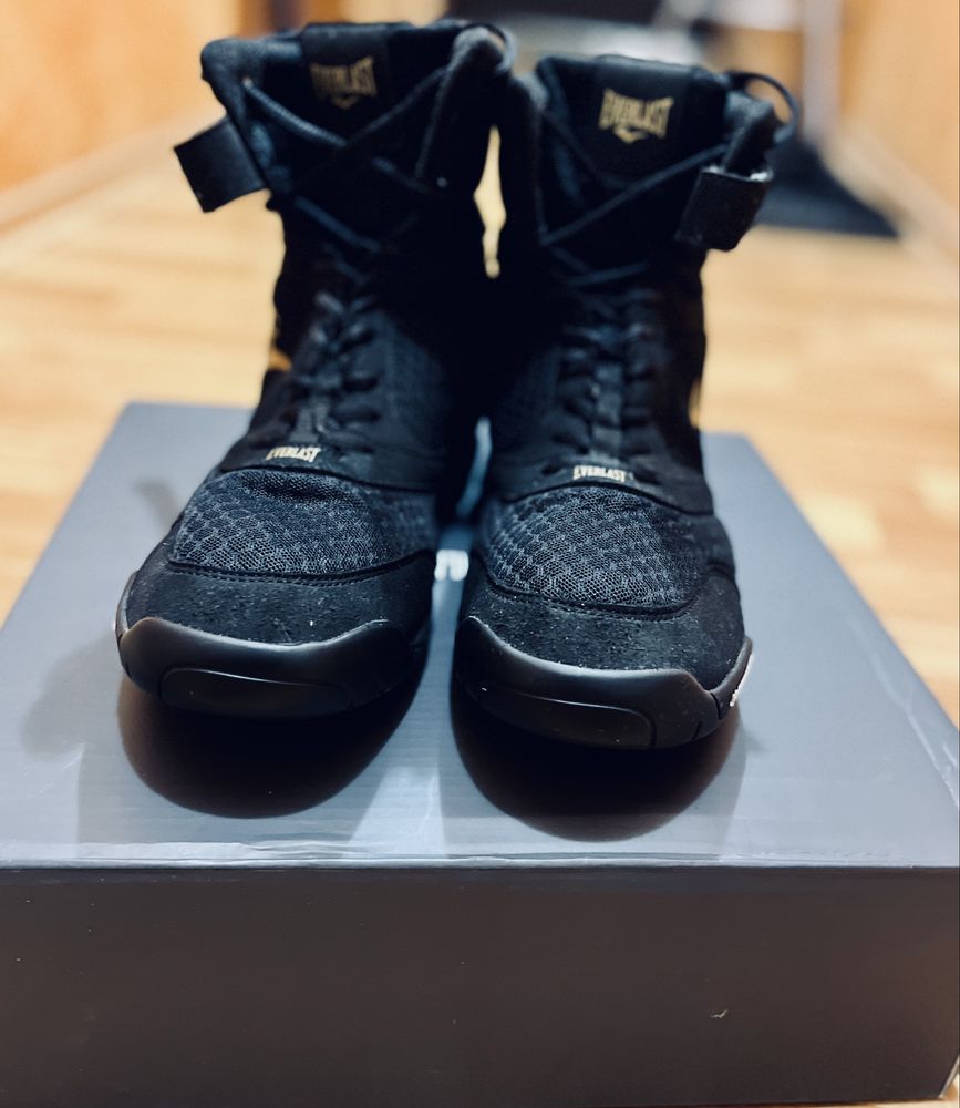 Продам боксерки Everlast 46 р.