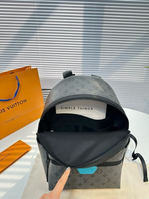Louis Vuitton Monogram рюкзак серый мужской унисекс кожаный
