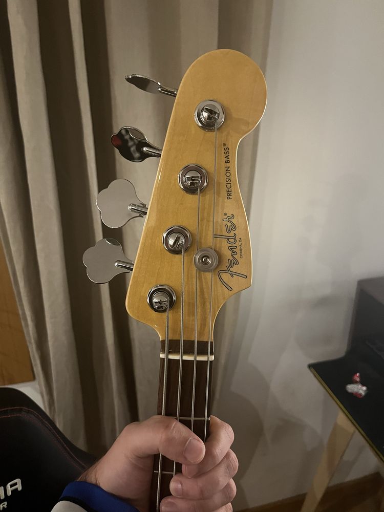 Baixo fender am pro precision