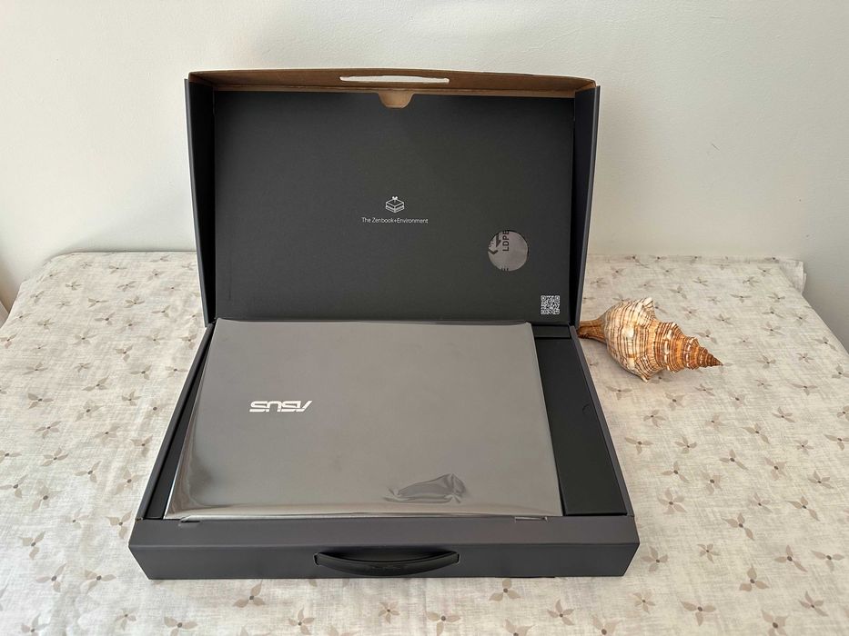 Portátil Asus Zenbook 14 em ÓTIMO estado + pack de OFERTA
