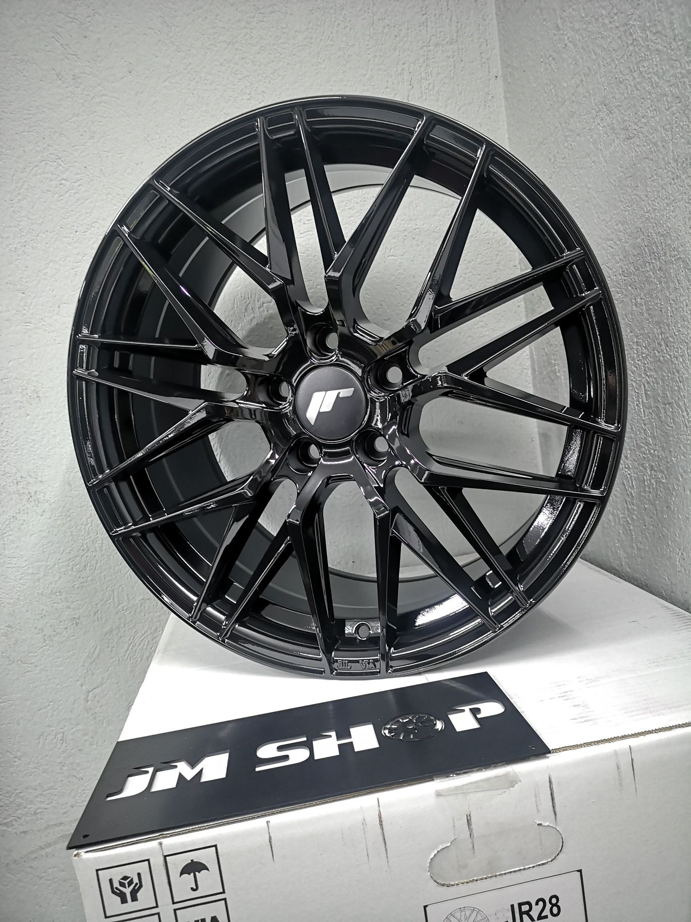 Felgi JR28 18" 18x8,5" 5x114,3 5x100 Subaru Impreza WRX STI