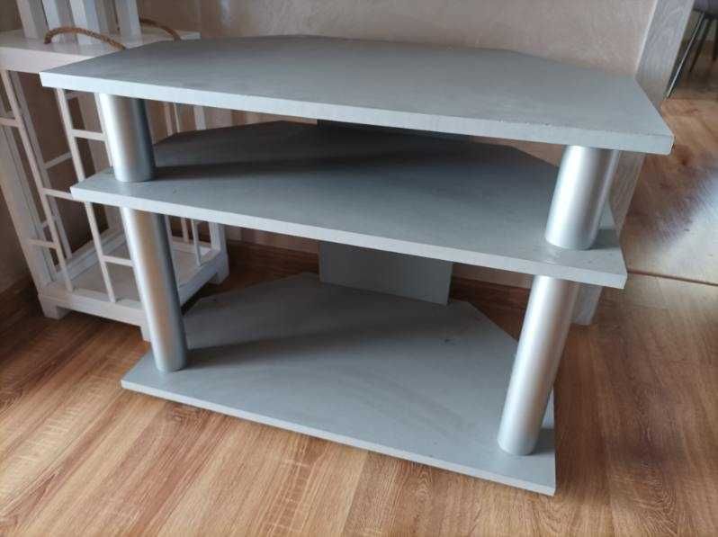 Stolik pod telewizor