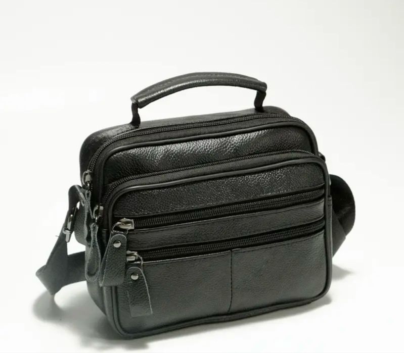 Чоловіча шкіряна сумка.