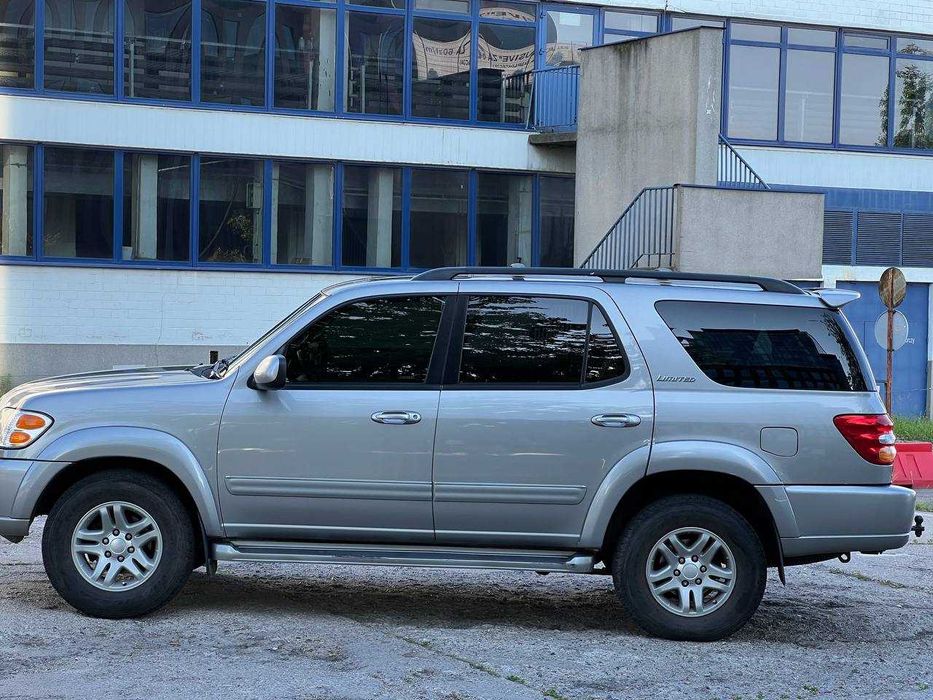 Toyota Sequoia 2003