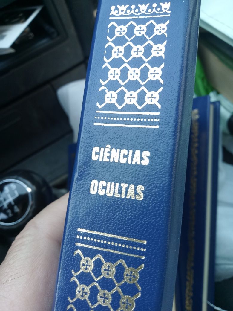 Os extraterrestres na história Jacques Bergier Encadernado