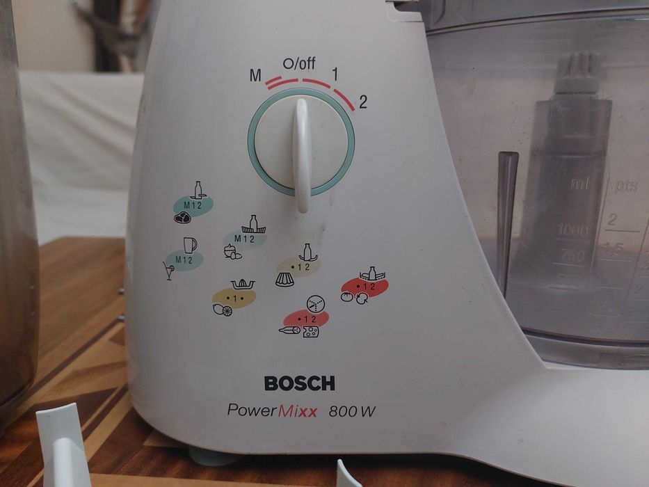 Кухонний комбайн Bosсh, з усіма насадками. Лише самовивіз.