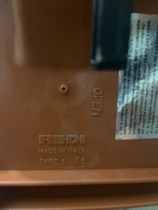 Зворотній каналізаційний клапан Redi 200mm