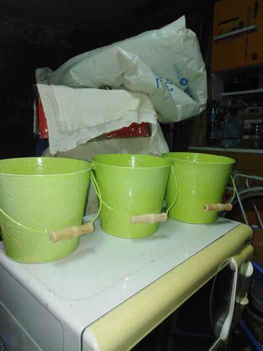 Doniczki na kwiaty. 22 sztuki.