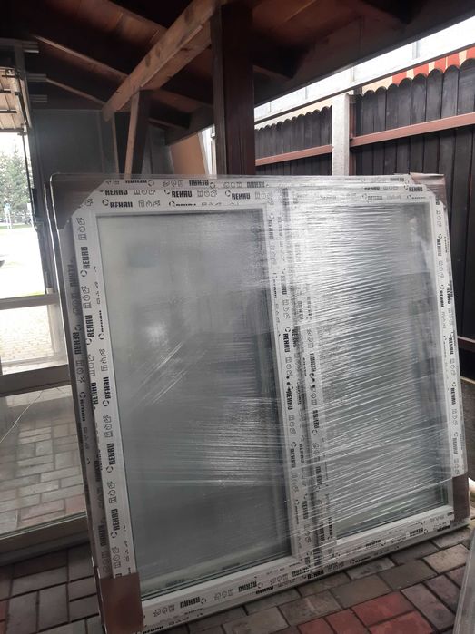 Okno PCV 146x142