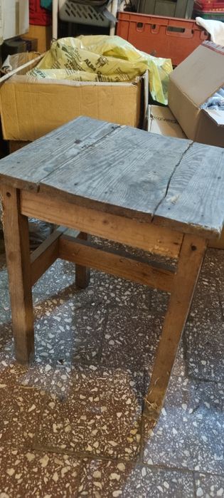 Stołek taboret drewniany