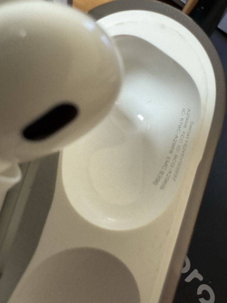 Продам оригінальні airpods 2 покоління