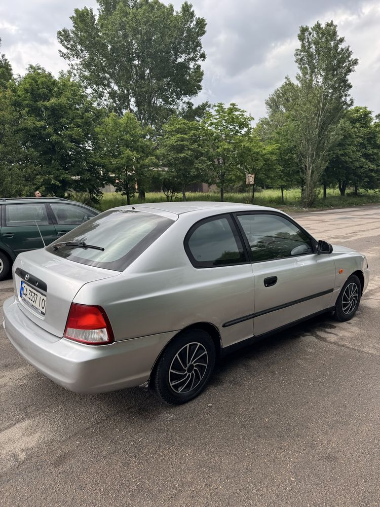 Hyundai Accent               .