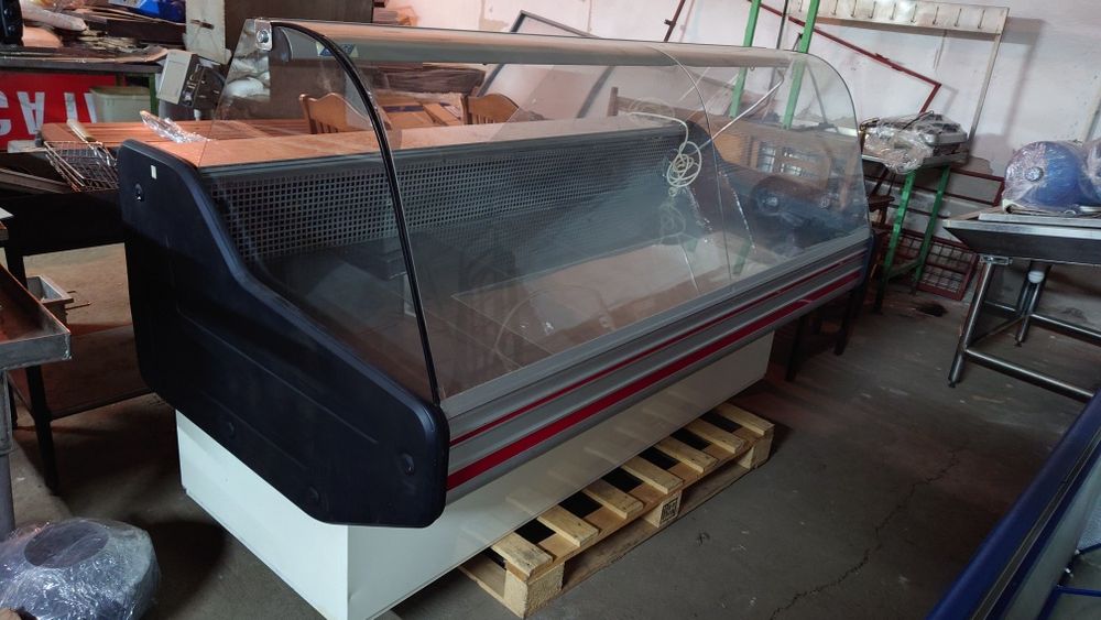 Вітрина холодильна Cold