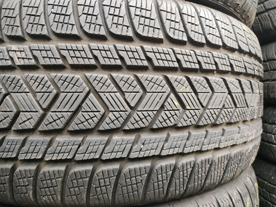 Шини 265/40 295/35 R21 Pirelli різноширокі