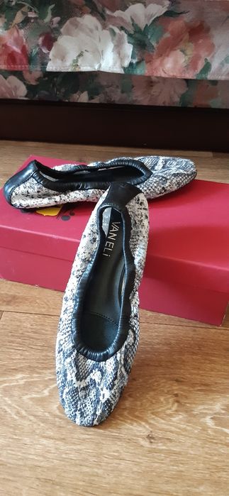 Балетки Vaneli новые