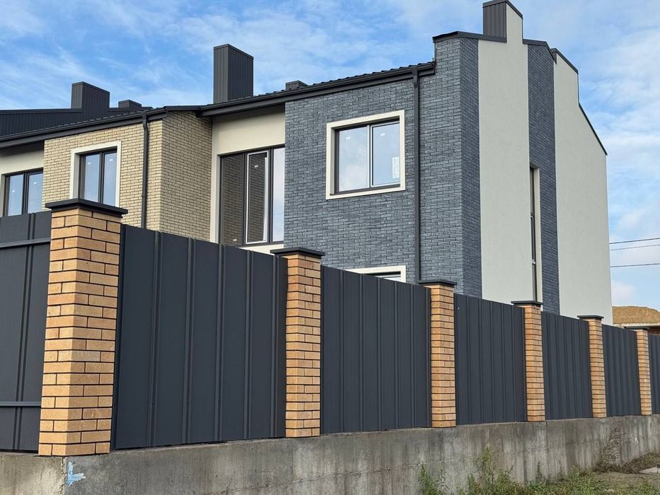 Продам котедж з максимальною комплектацією та унікальною архітектурою!