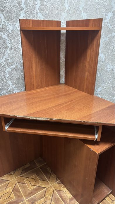 Продам стіл в гарному стані