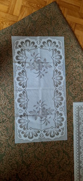 Bieżniki i obrusy lniane