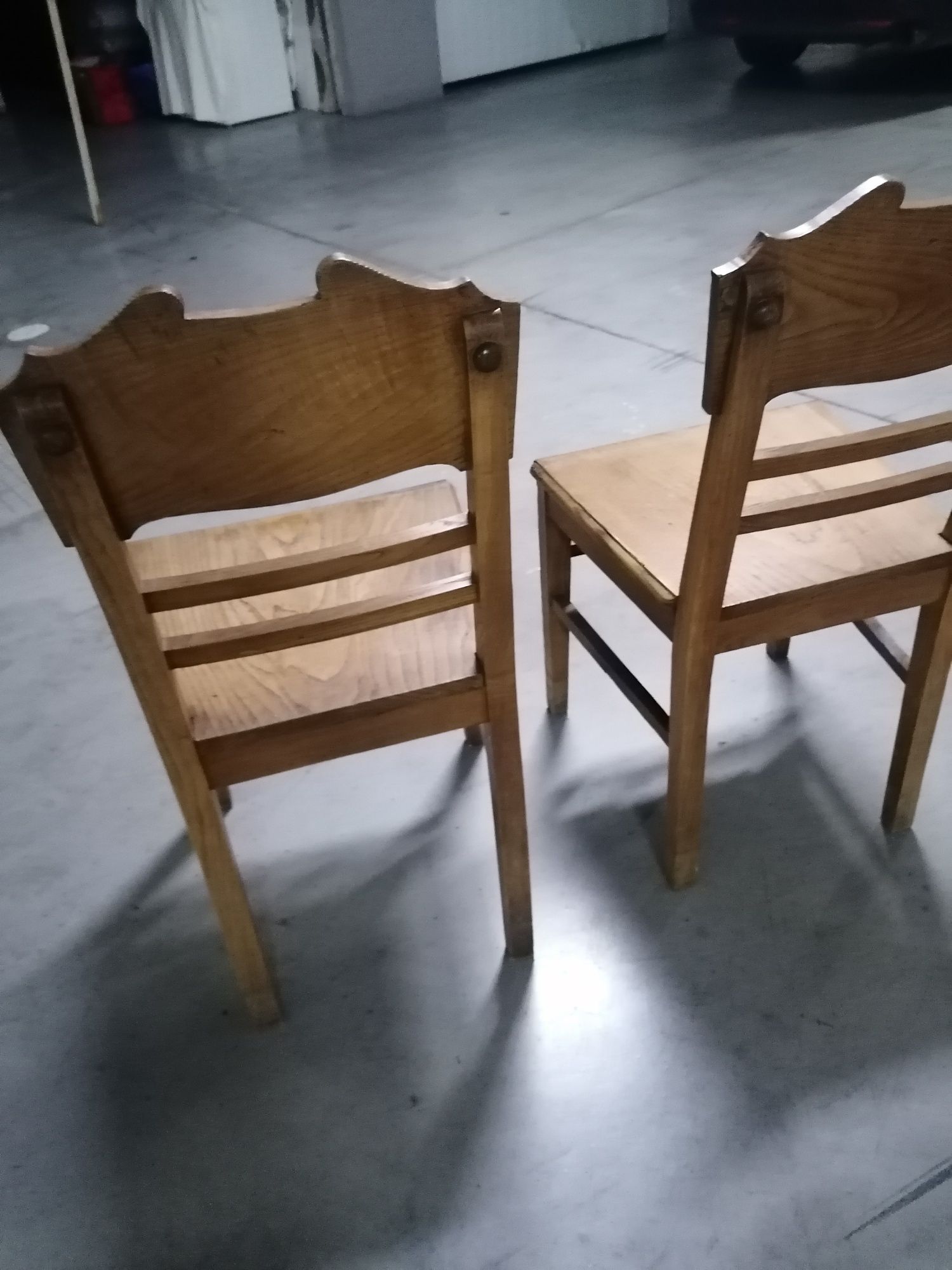 2 cadeiras madeira maciça