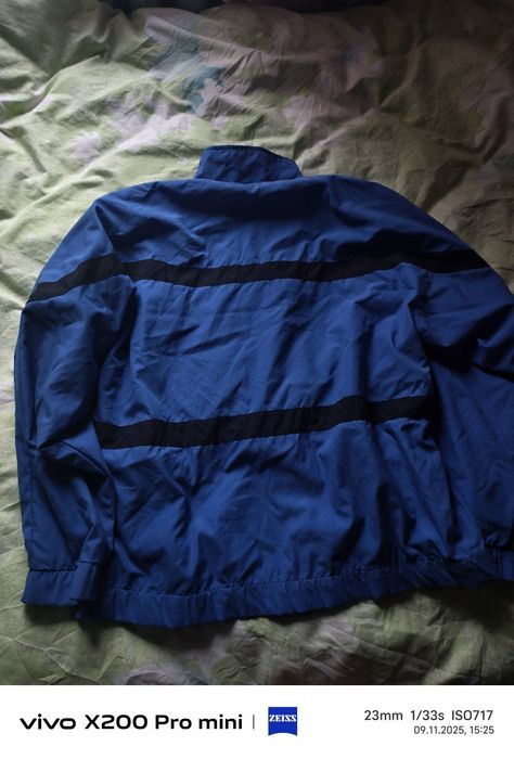 Продам винтажную витровтку adidas