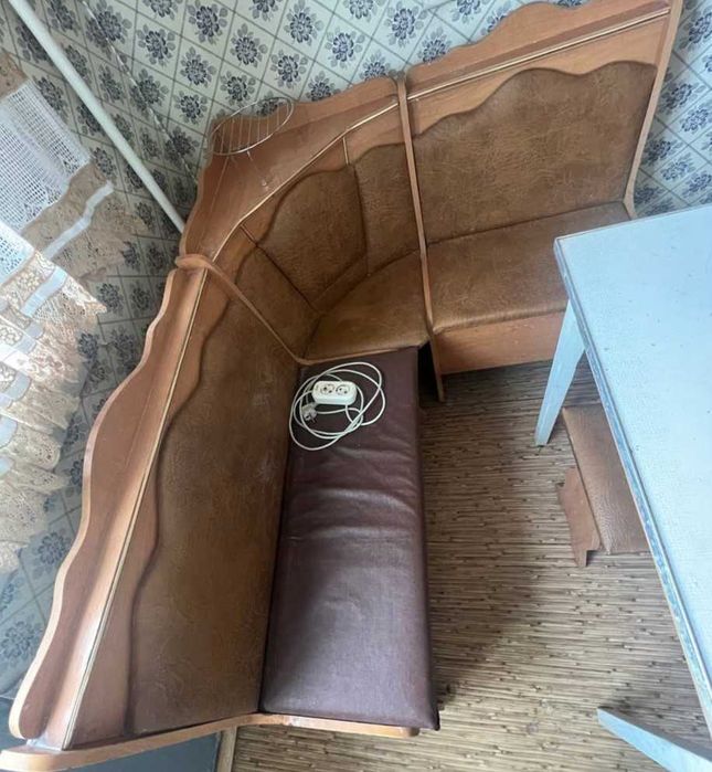 Продам кухню, мойку, плиту и кухонный уголок