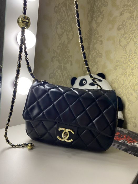 Сумка chanel чорная на цепочке