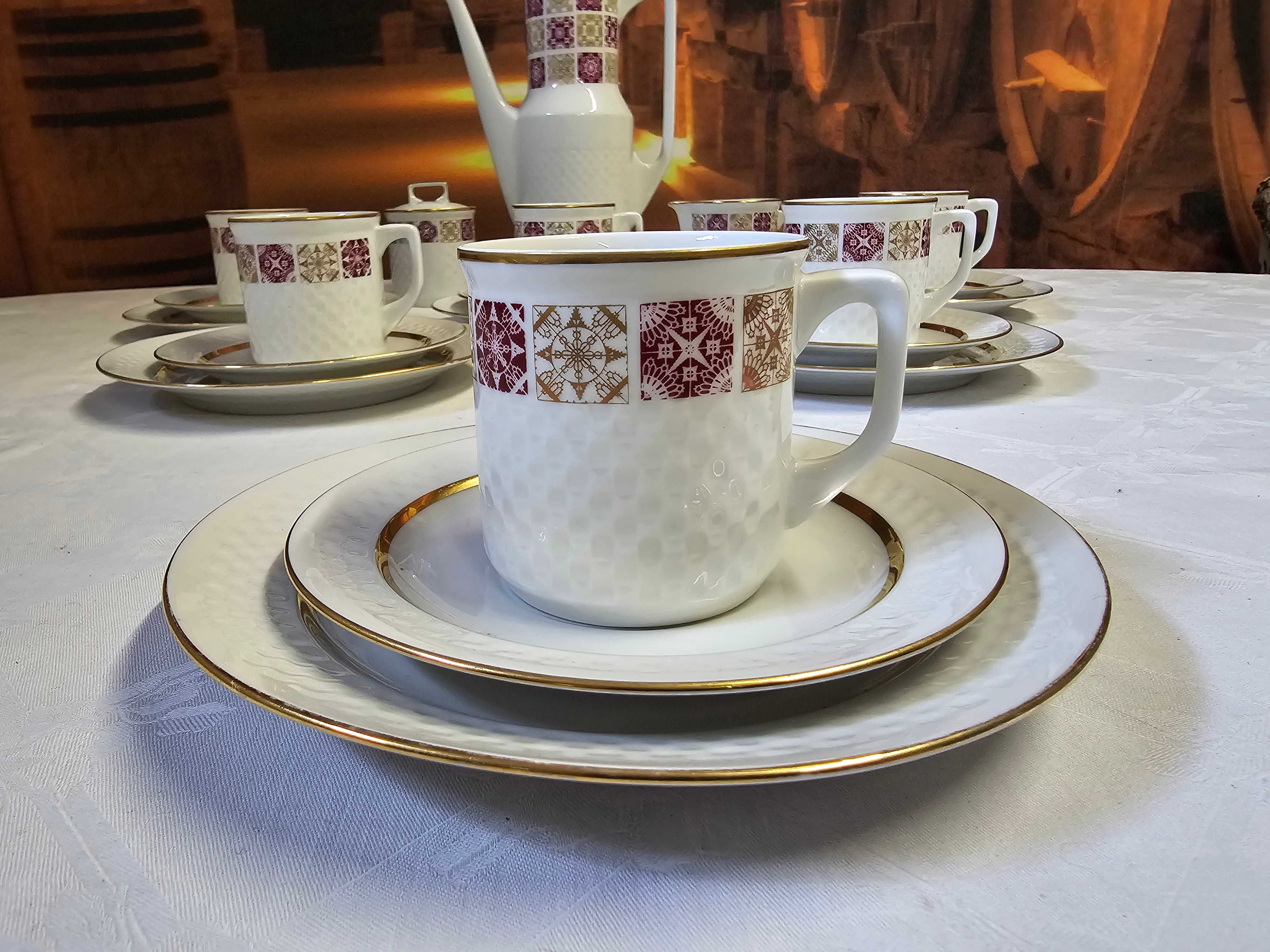 Porcelanowy serwis herbaciano-kawowy dla 6 osób firmy ILMENAU