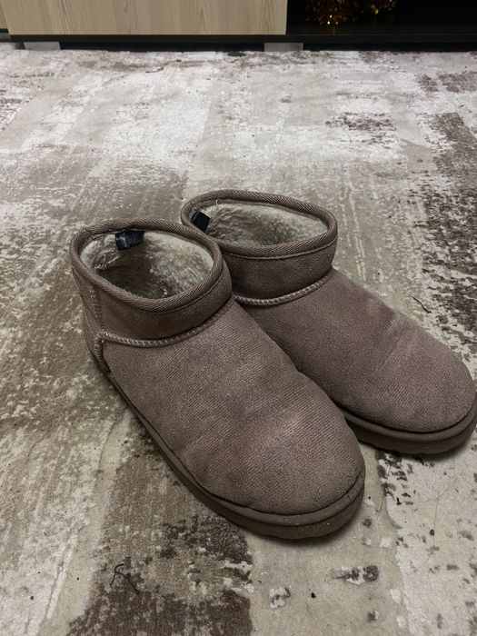 Продам жіноче зимове взуття  38 - 39 розмір