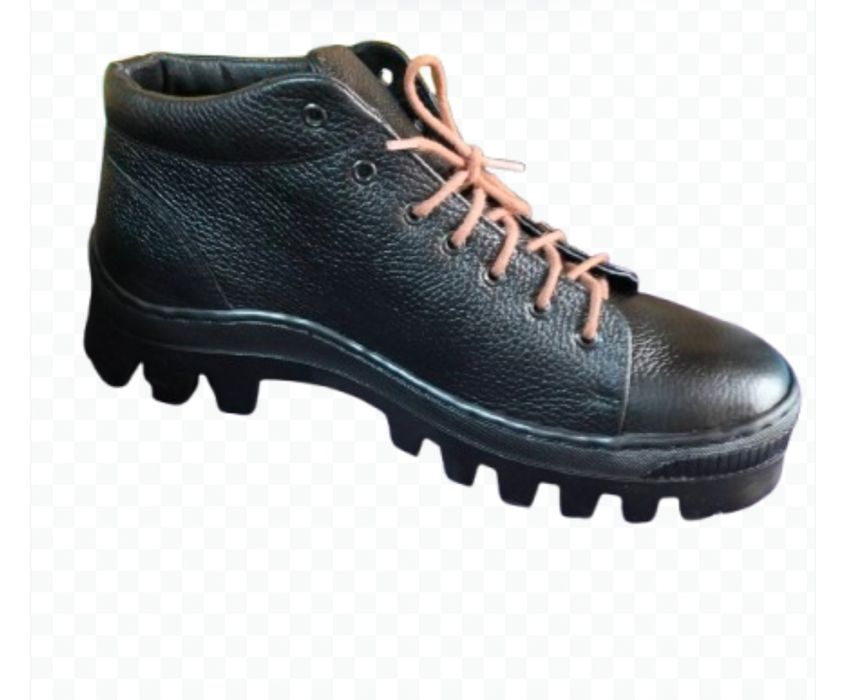 Продам ботинки чполовічі зимові на хутрі, матеріал натуральна шкіра