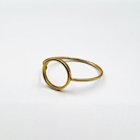Złoty minimalistyczny pierścionek