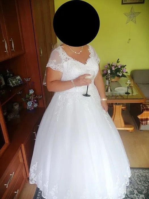 Suknia ślubna rozmiar 44 (może 46) stan: BDB