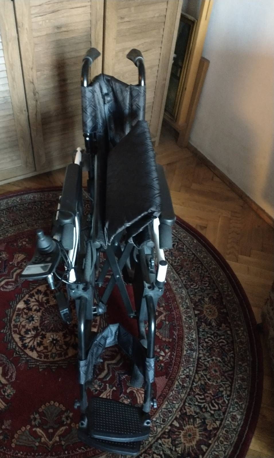 Wózek inwalidzki elektryczny WHEELIE ELECTRIC