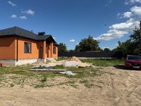 Готовий будинок у чистовому стані, газове опалення