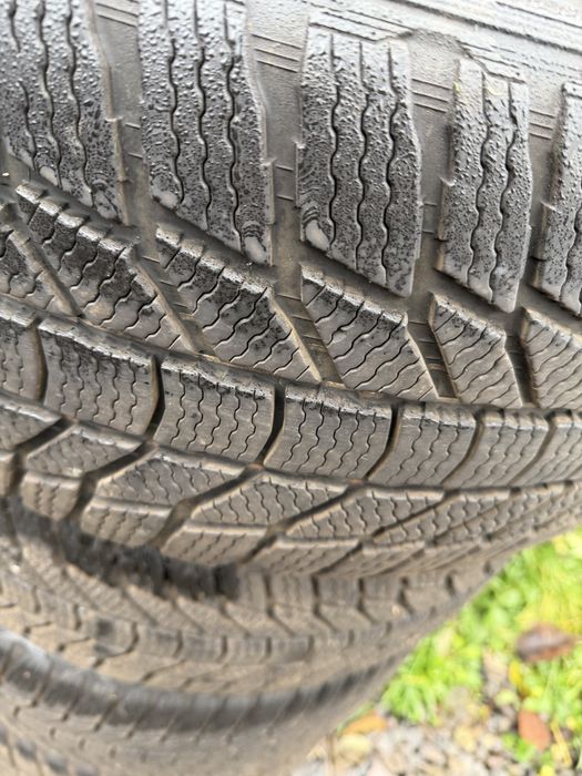 Зимова резина 275/45/20 як нова